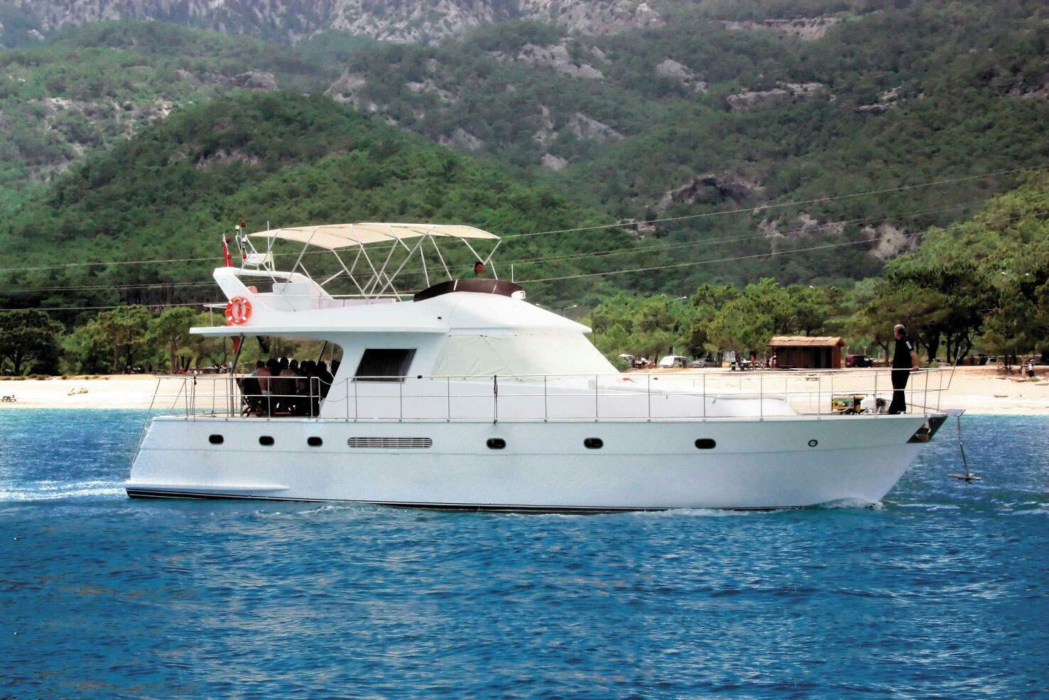 YACHT5